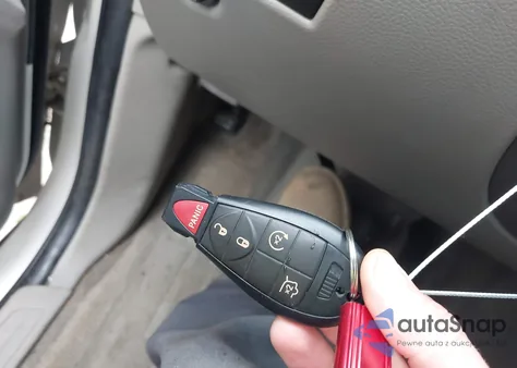 2011 Jeep Grand Cherokee Laredo from USA, damaged, VIN 1J4RR4GG0BC526244